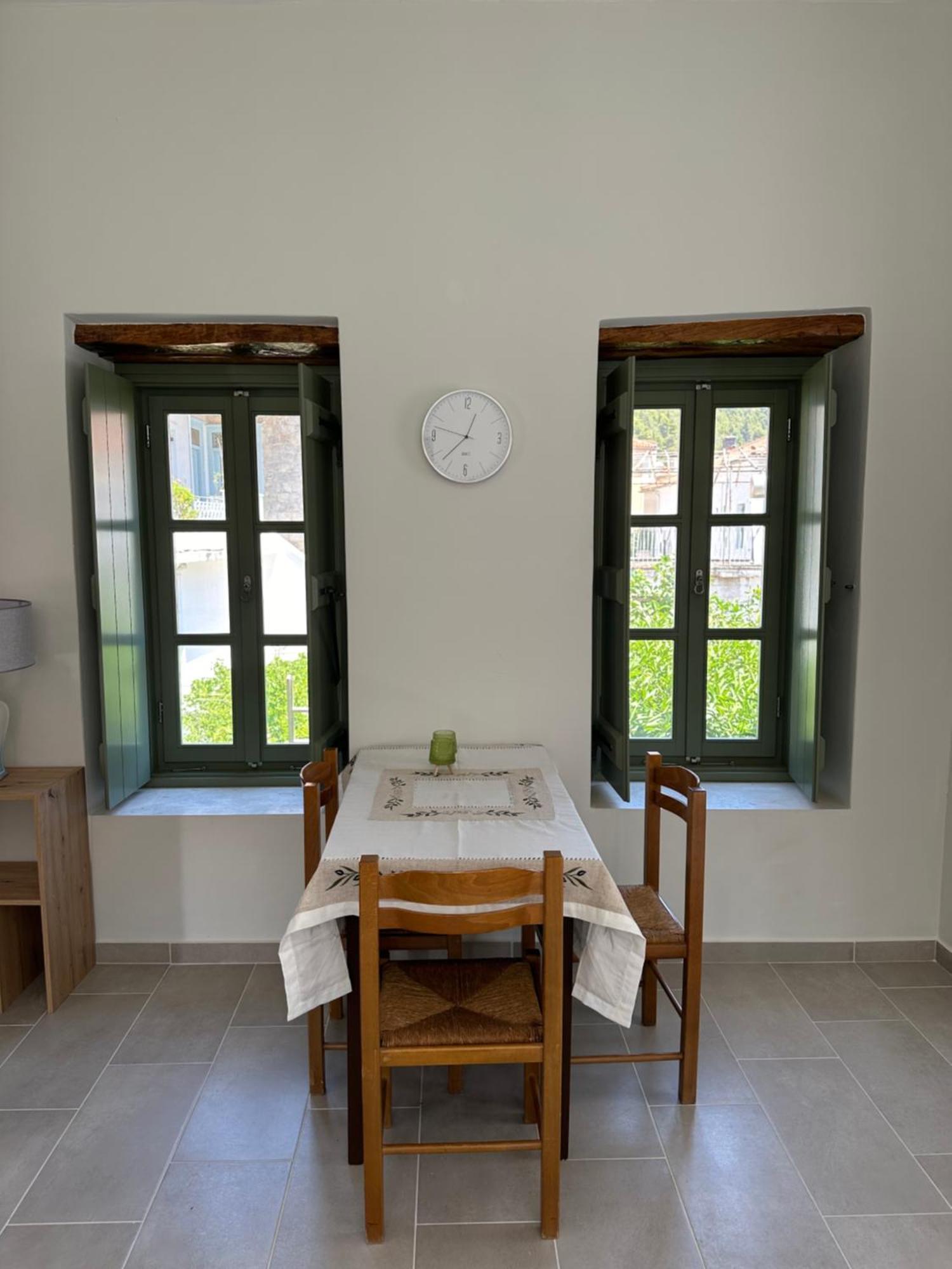 Vila Alexander House 2 Leonídion Pokoj fotografie